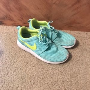 Teal Nike Roshe